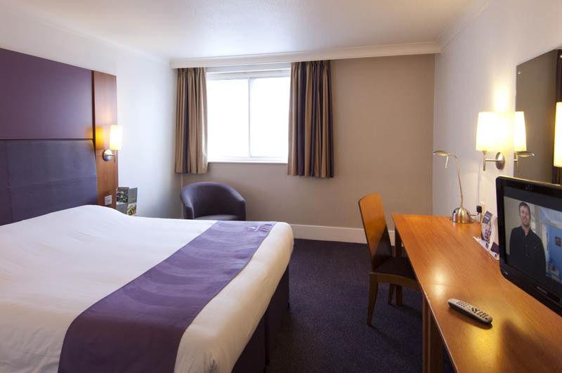 Premier Inn Frome Exterior photo